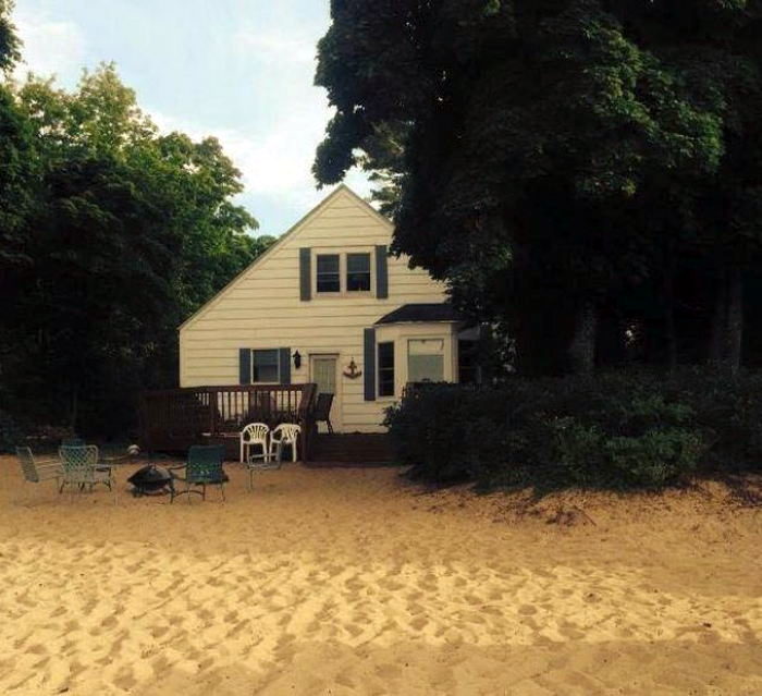 Island View Cottages (Bay Bank Motel) - Web Listing (newer photo)